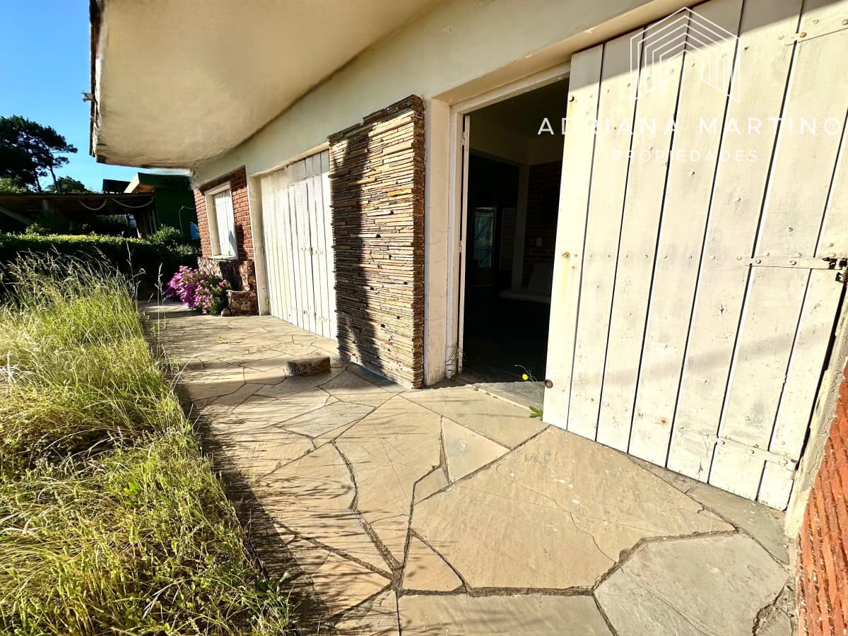 Excelente casa en venta en Playa Verde, a pasos del mar.