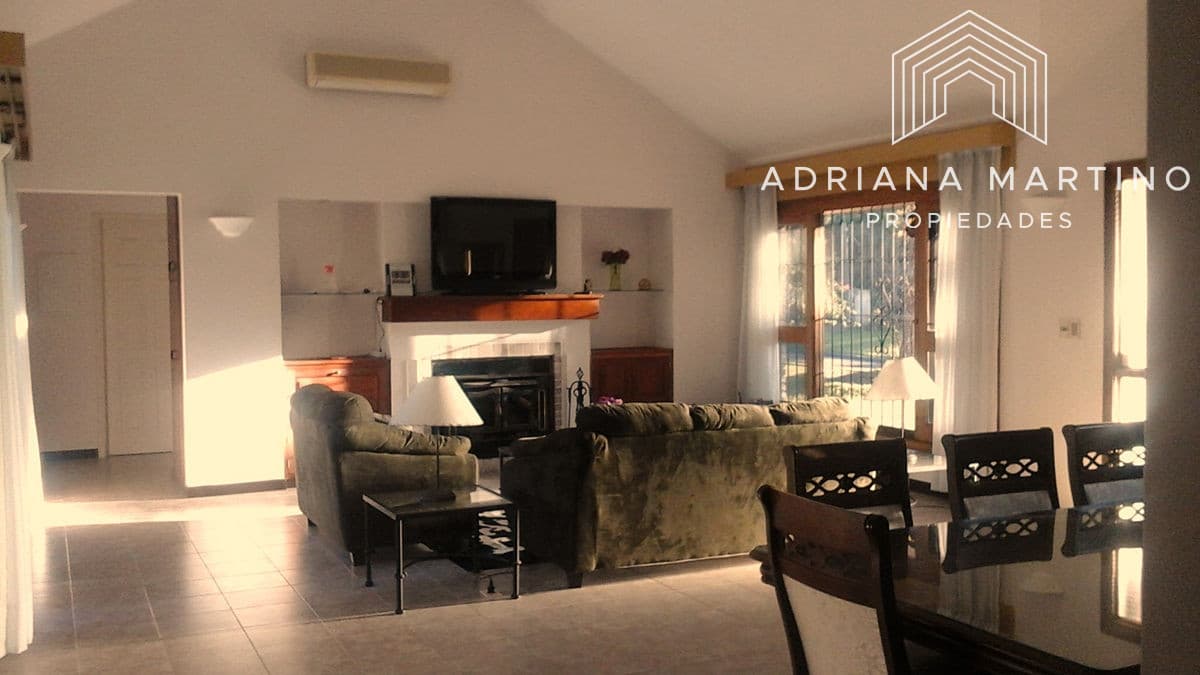 Casa en la Mansa 3 dormitorios y dependencia con barbacoa y amplio jardín