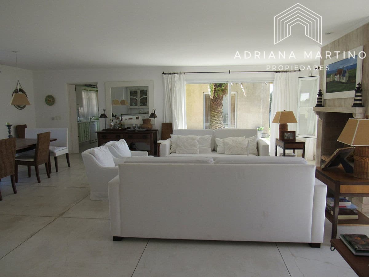 Excelente residencia en el casco viejo de la Peninsula