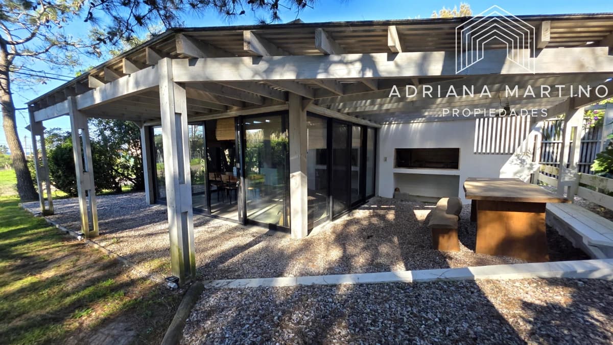 Casa en venta a pasos del mar en El chorro