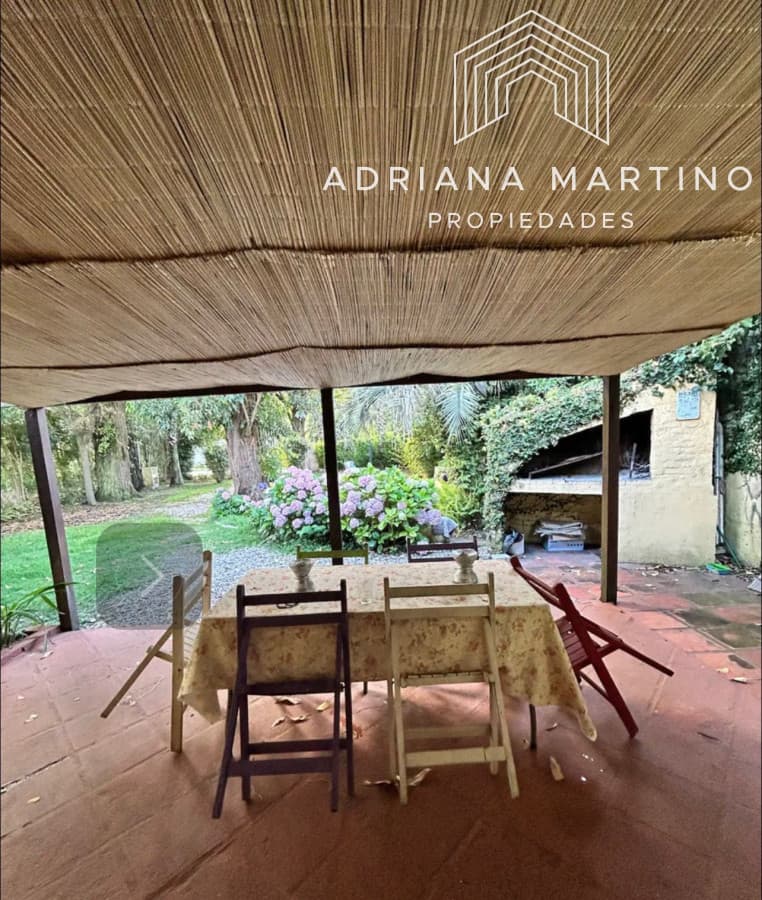 Excelente propiedad de sólida construcción en pinares