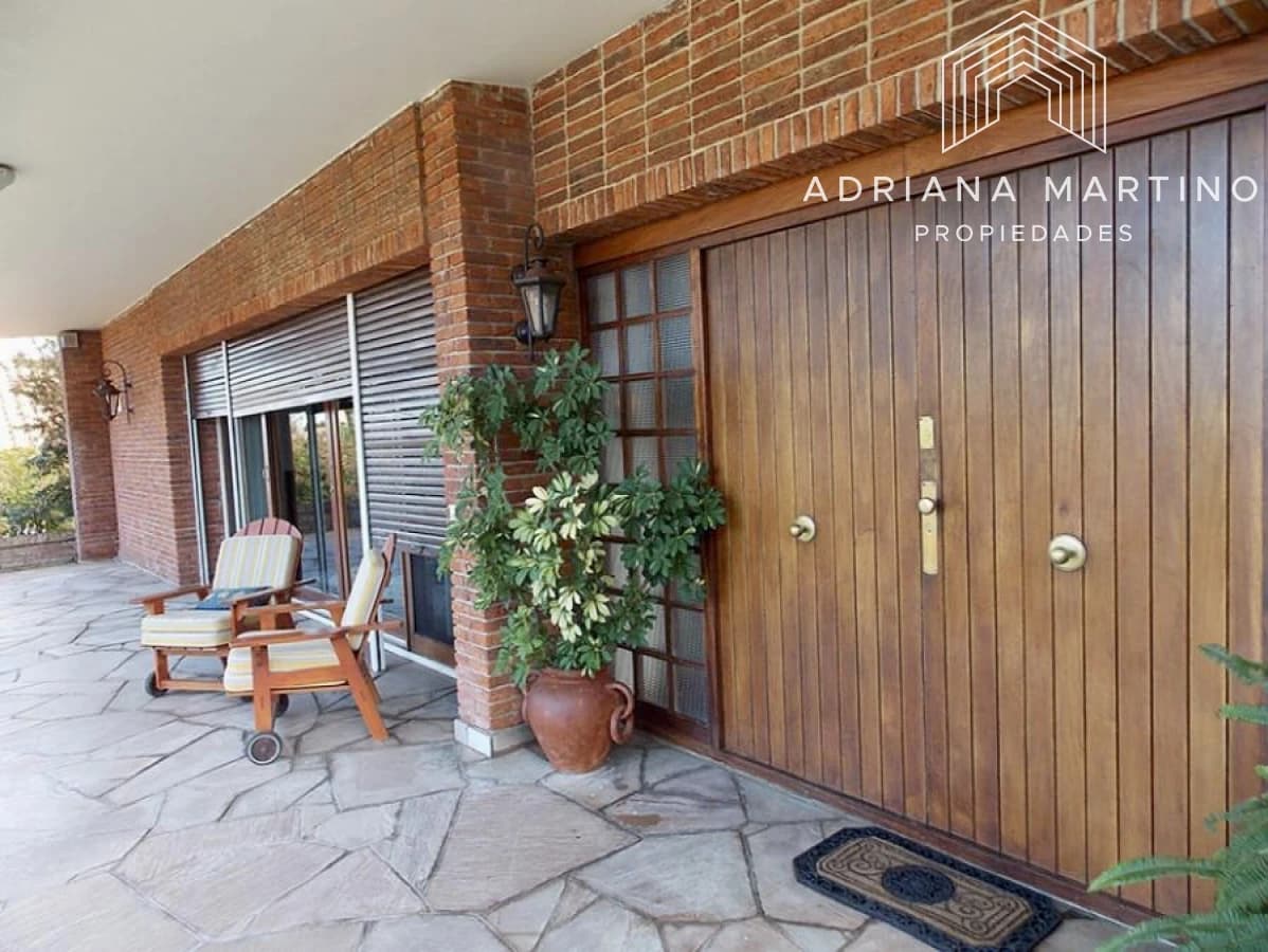 Hermoso Chalet a metros Del Mar sobre playa Mansa