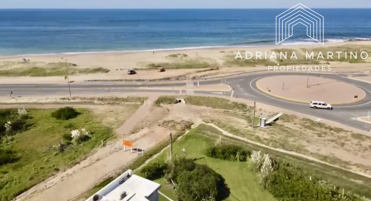 Casa en venta en primera línea al mar – El Chorro, Manantiales