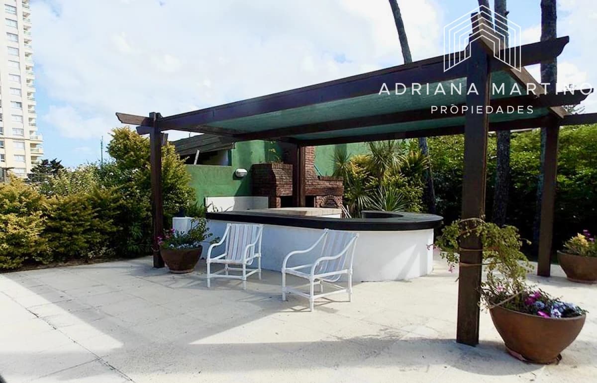 Hermoso Chalet a metros Del Mar sobre playa Mansa