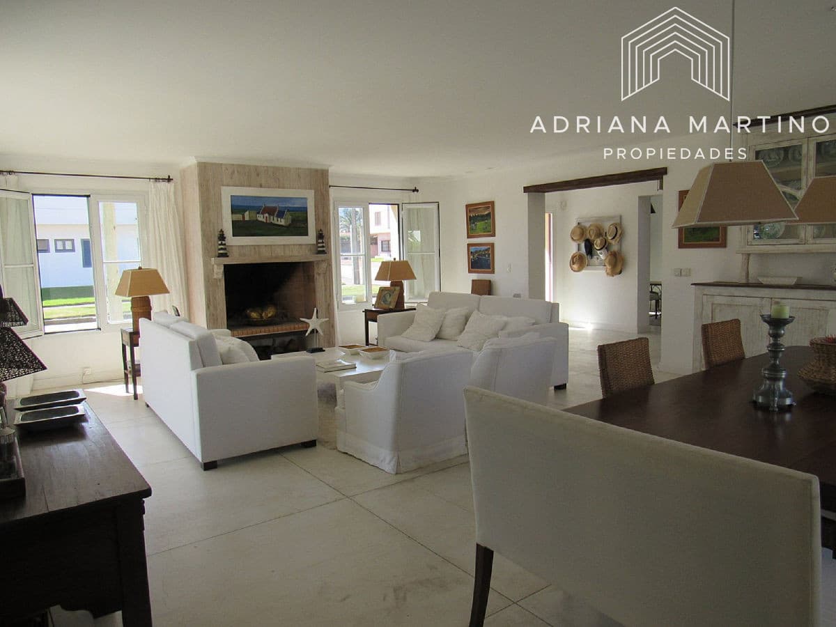Excelente residencia en el casco viejo de la Peninsula