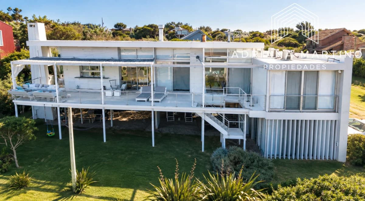 Casa en venta en primera línea al mar – El Chorro, Manantiales