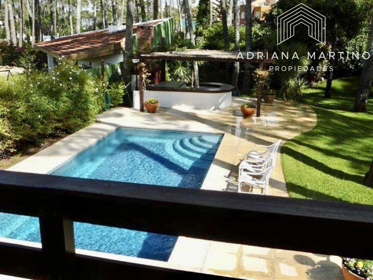Hermoso Chalet a metros Del Mar sobre playa Mansa
