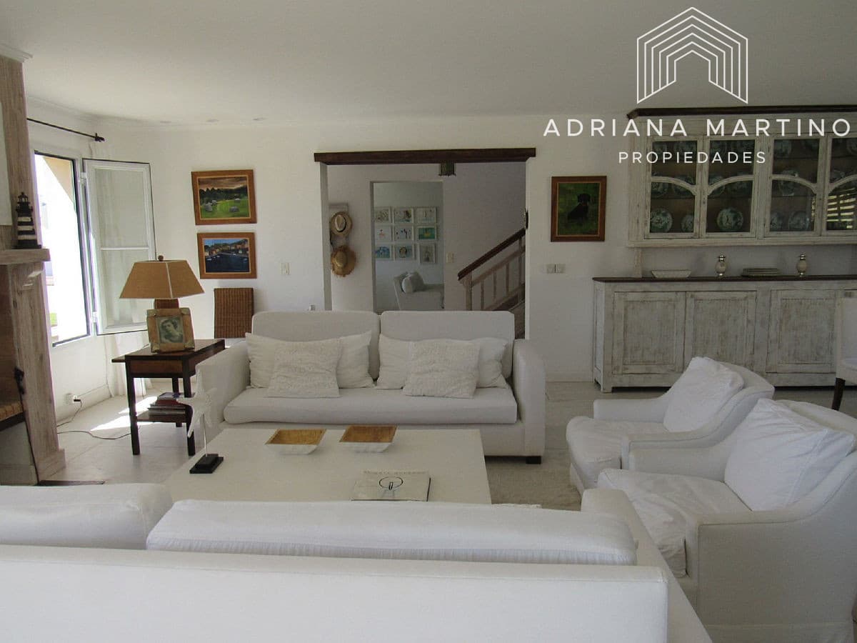 Excelente residencia en el casco viejo de la Peninsula