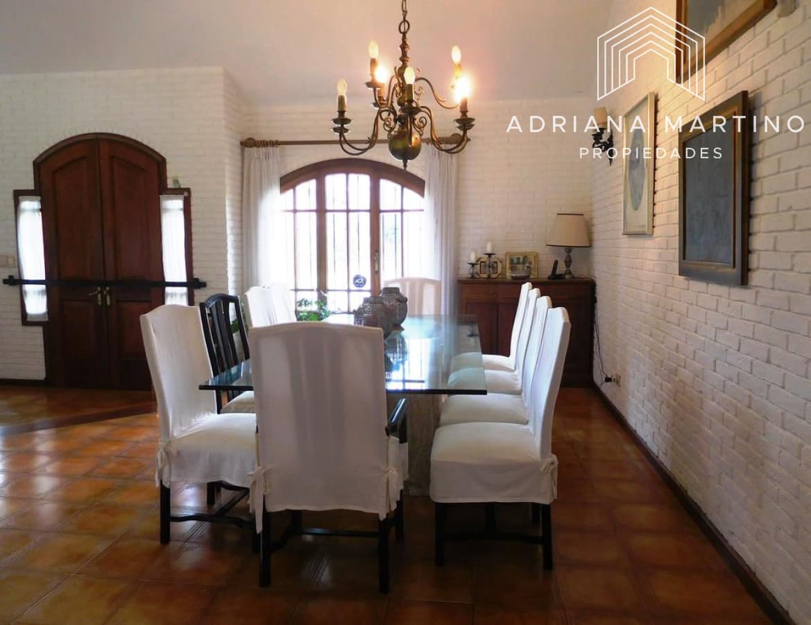 Casa en Mansa 4 dormitorios con piscina y garage