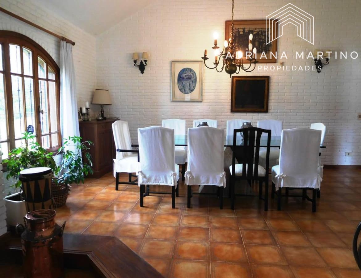 Casa en Mansa 4 dormitorios con piscina y garage