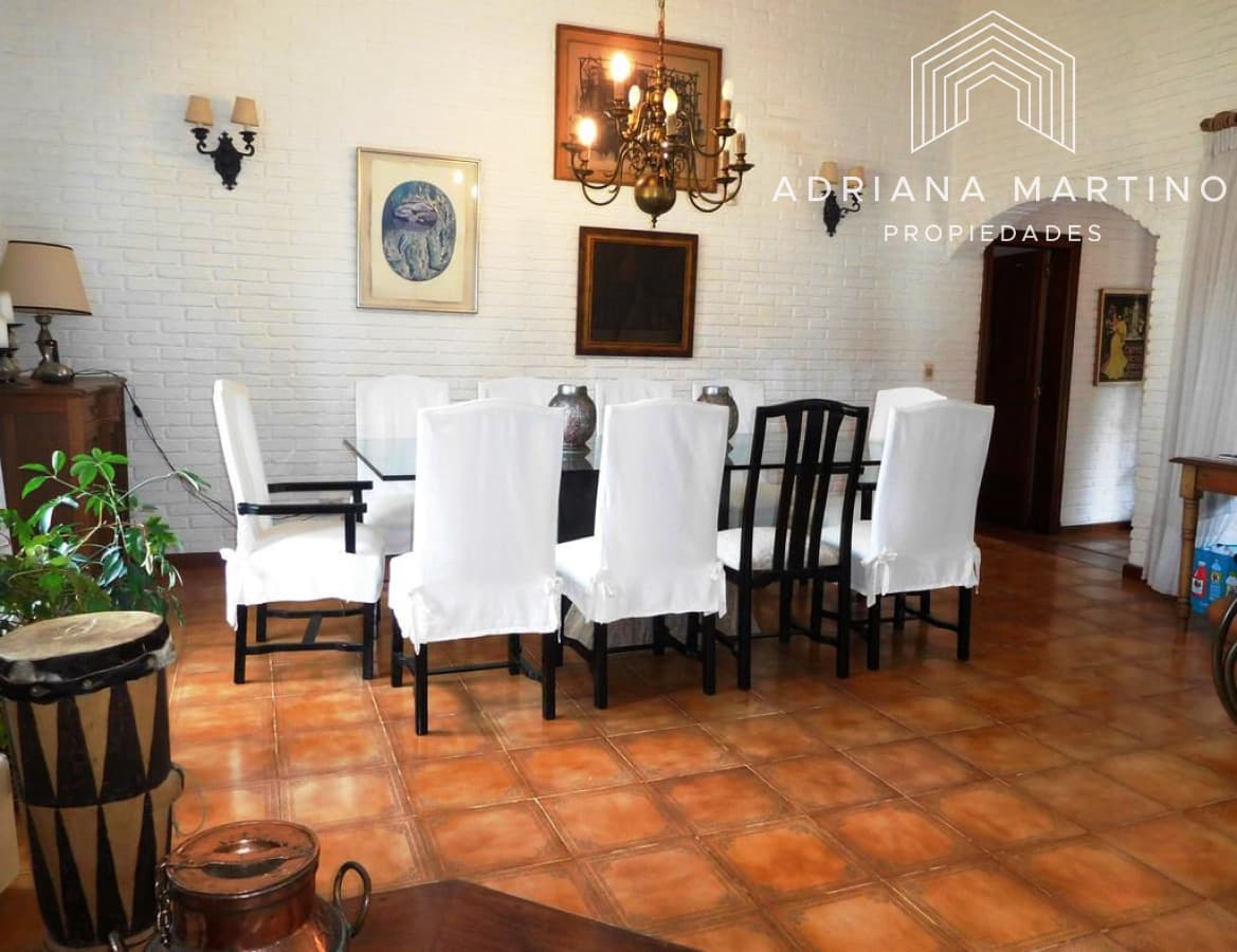 Casa en Mansa 4 dormitorios con piscina y garage