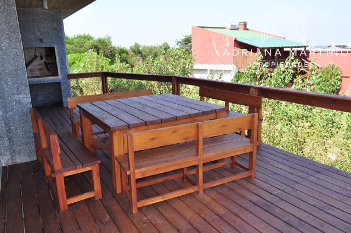 Hermosa casa ubicada en Punta Piedra, vista espectacular!