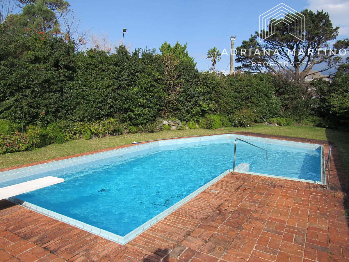 Gran casa a metros del mar espacios generosos y excelente construcción
