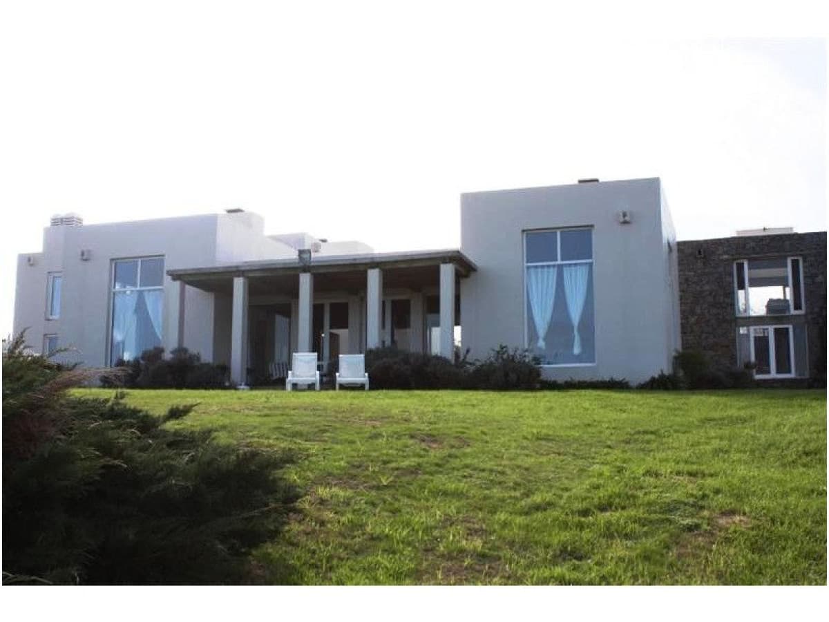 Casa en Punta Ballena 6 dormitorios piscina y más