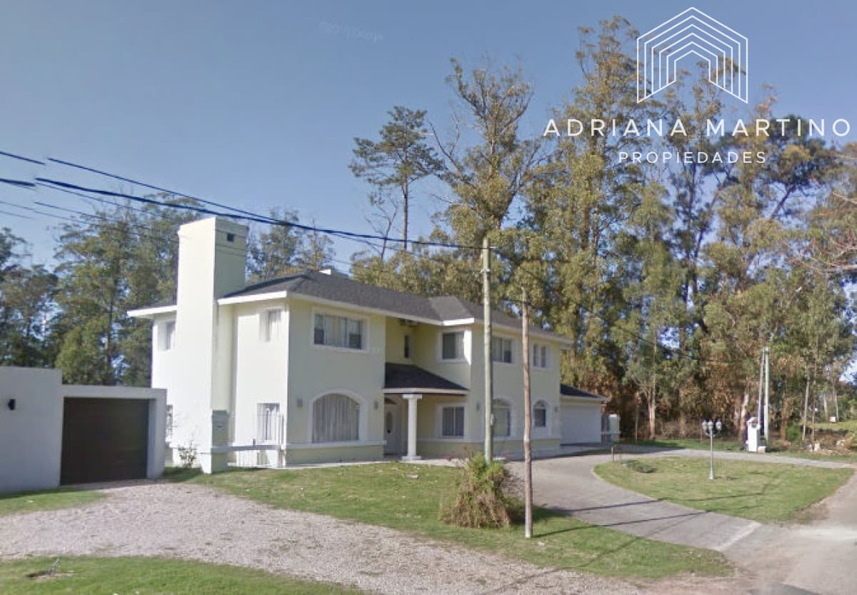 Casa en Jardines de Córdoba 4 dormitorios 4 baños