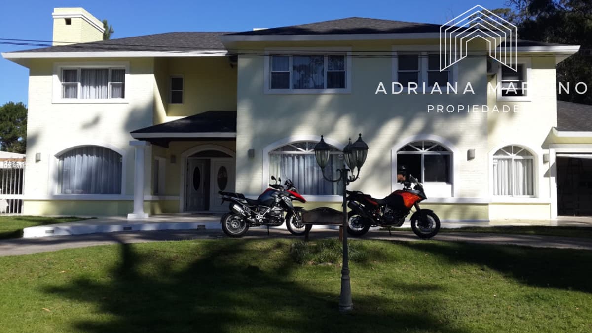 Casa en Jardines de Córdoba 4 dormitorios 4 baños