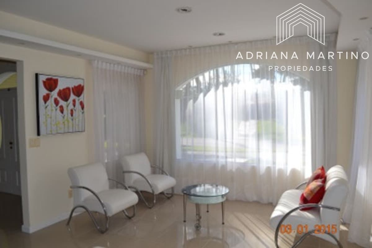 Casa en Jardines de Córdoba 4 dormitorios 4 baños
