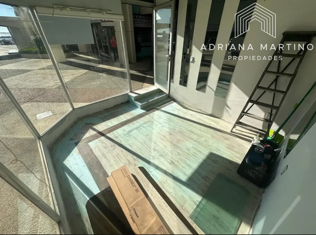 Local comercial en venta esquinero península