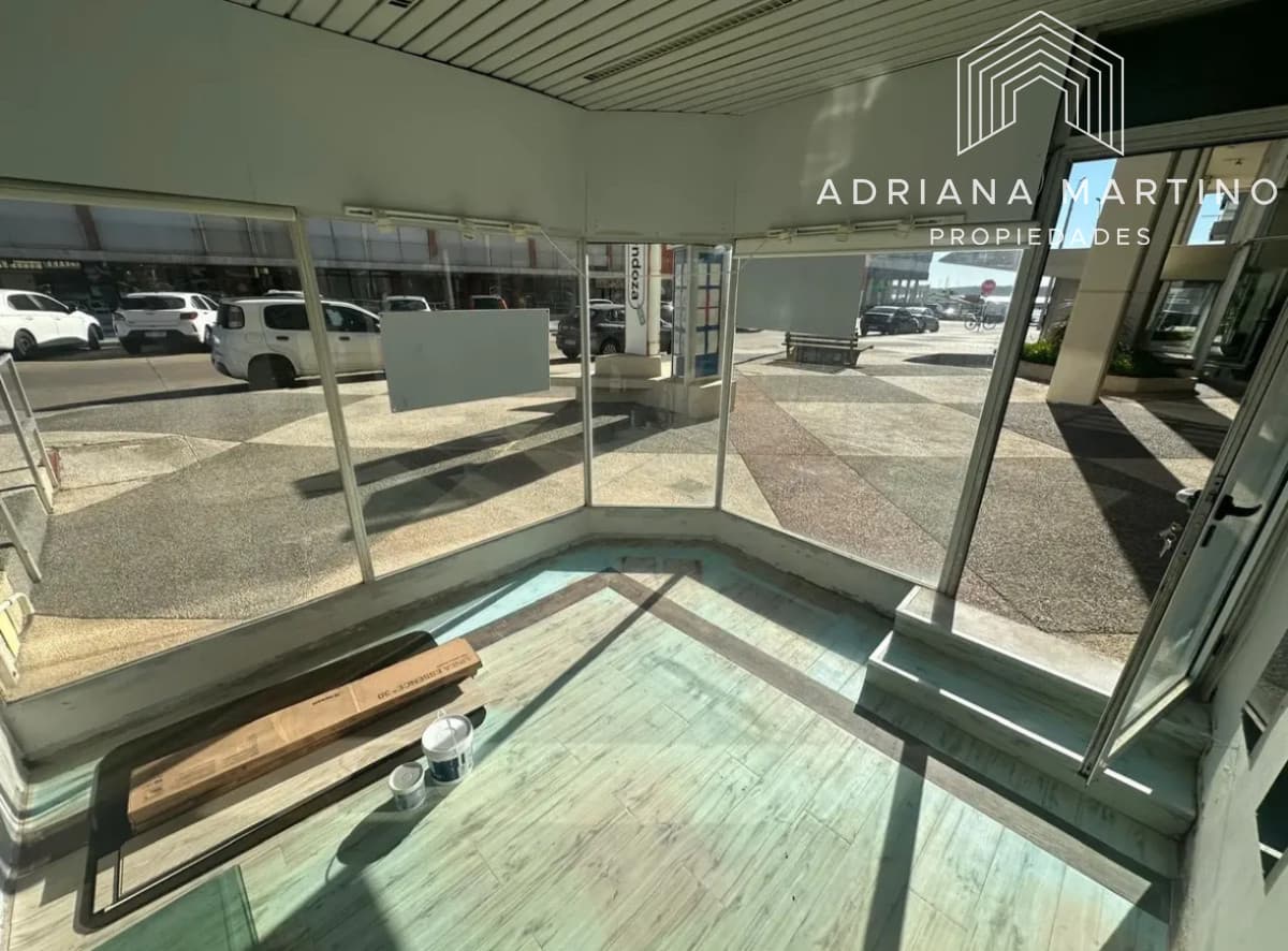 Local comercial en venta esquinero península