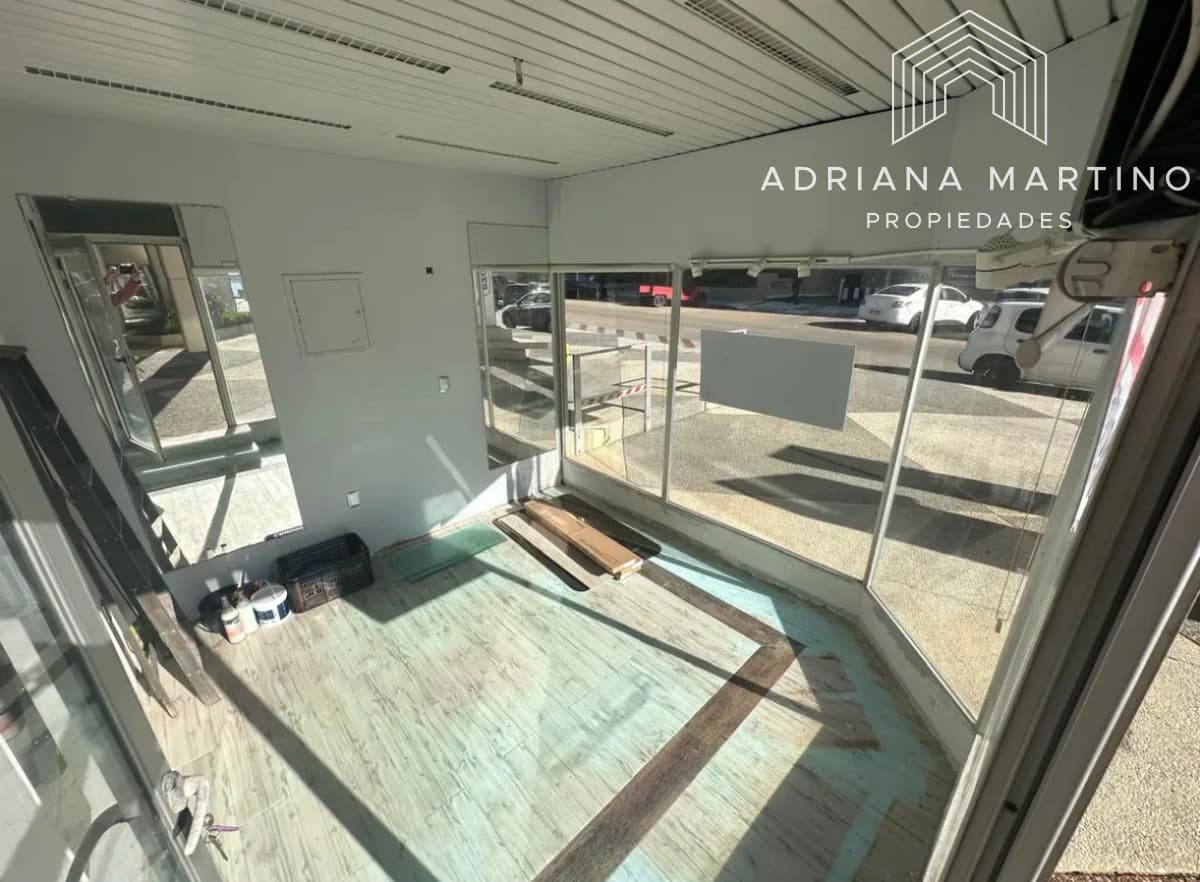 Local comercial en venta esquinero península