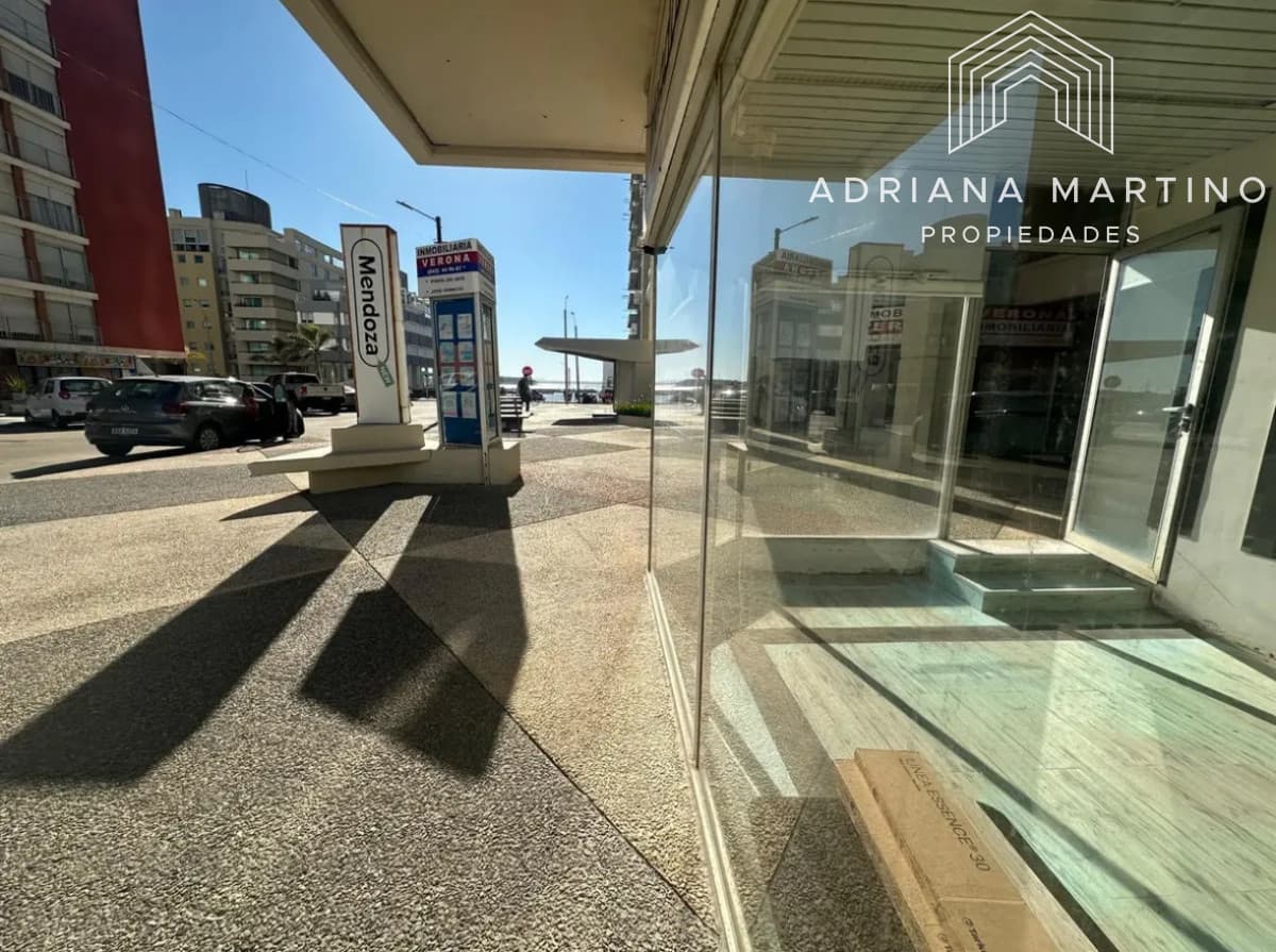 Local comercial en venta esquinero península