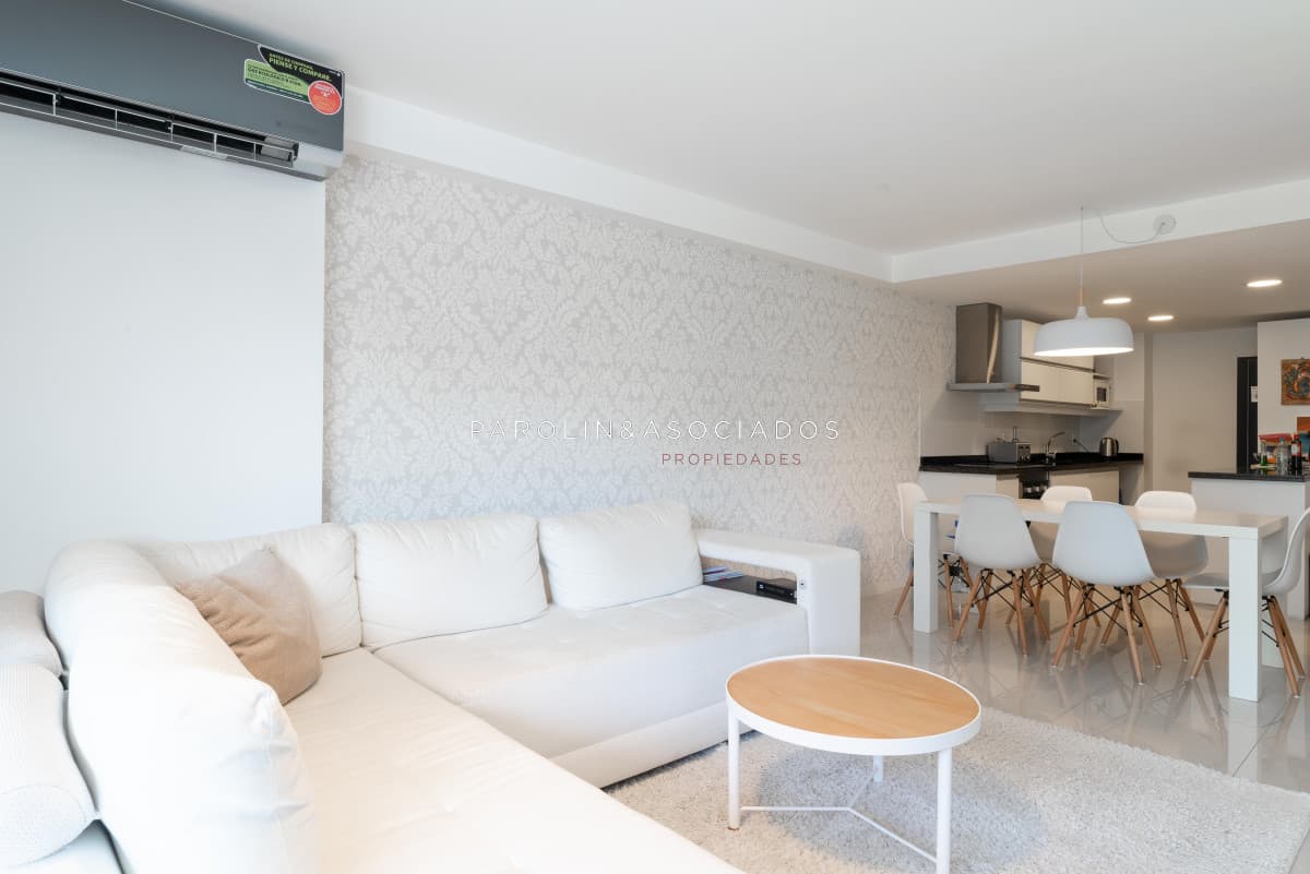 Apartamento en venta en Torre Esmeralda, Punta del Este.