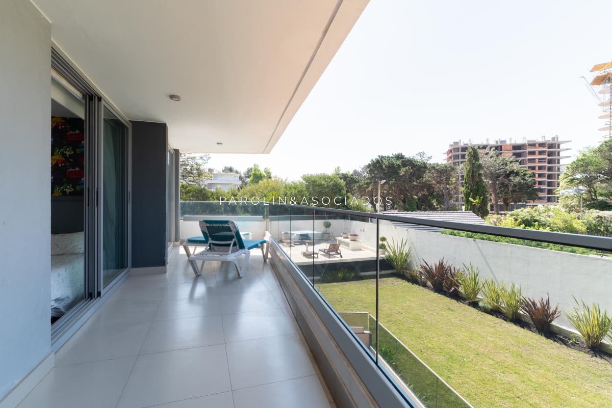 Apartamento en venta en Torre Esmeralda, Punta del Este.
