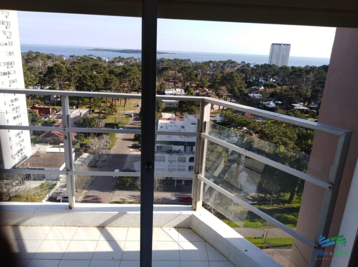 En venta apartamento 3 dormitorios en Roosevelt, zona Cantegril, Punta del Este