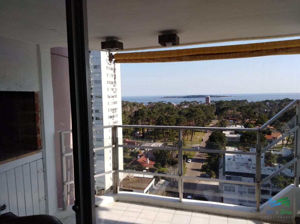 En venta apartamento 3 dormitorios en Roosevelt, zona Cantegril, Punta del Este