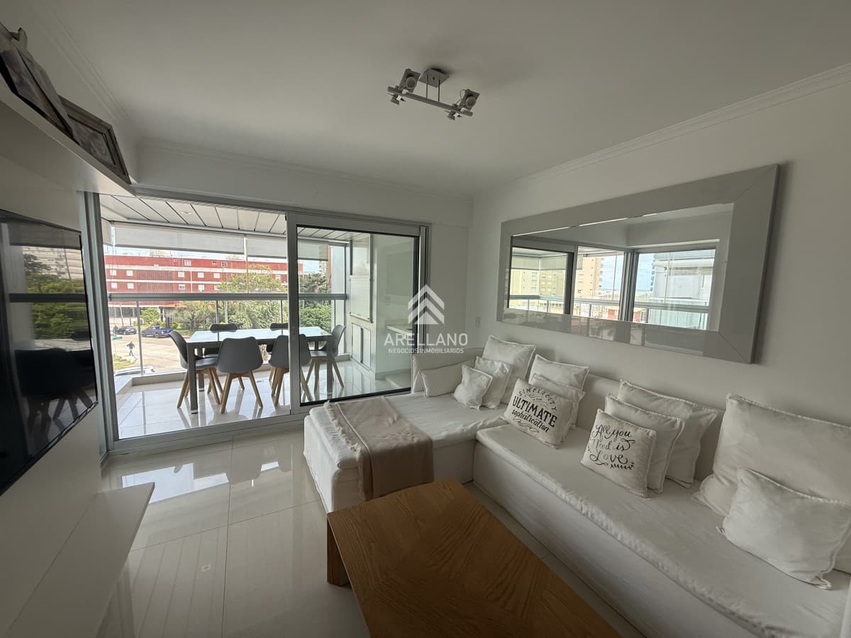 Apartamento ID.5660 - Venta apartamento 2 dormitorios en Playa Mansa