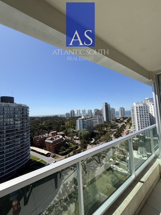 Alquiler anual 2 dormitorios piso alto con todos los servicios bien ubicado Punta del Este