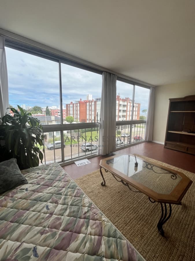 Apartamento ID.3386 - Alquiler Anual