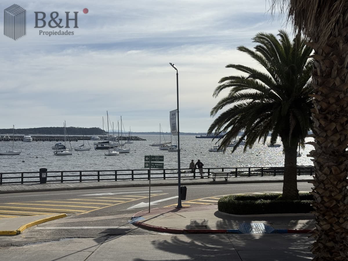 Apartamento en Puerto - Punta del Este