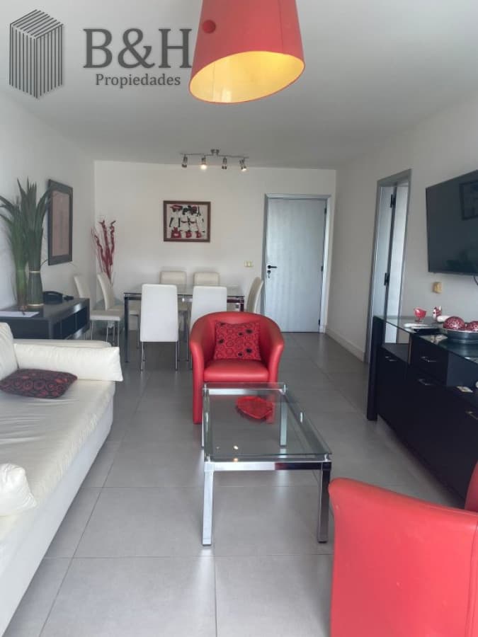 Apartamento en Punta del Este alquiler invernal y anual con terraza parrillero