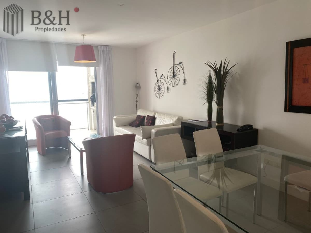 Apartamento en Punta del Este alquiler invernal y anual con terraza parrillero