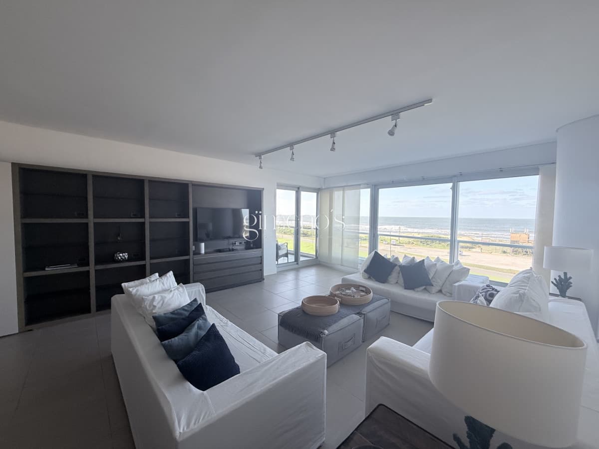 Venta de Apartamento en primera linea Playa Brava - Punta del Este - Le Parc