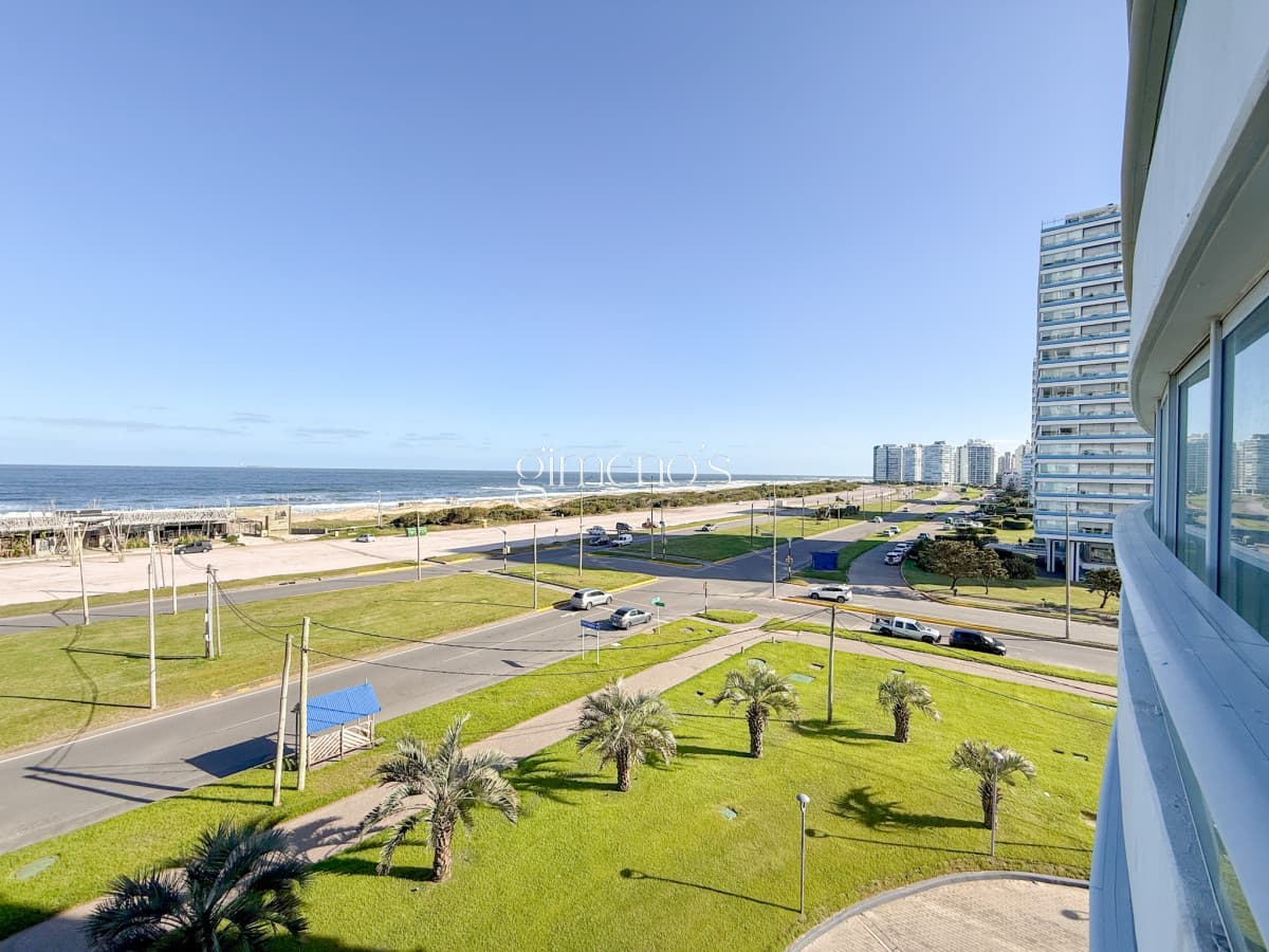 Venta de Apartamento en primera linea Playa Brava - Punta del Este - Le Parc
