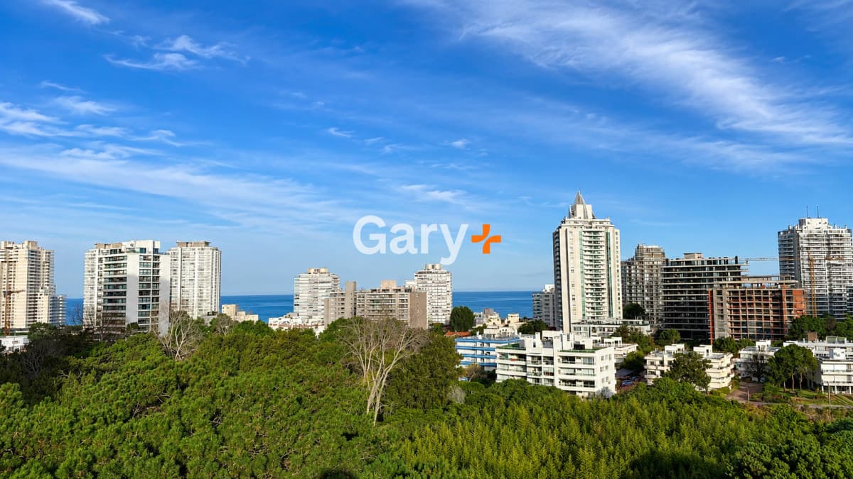 Apartamento  a estrenar de 1 dormitorio y medio en venta en Punta del Este