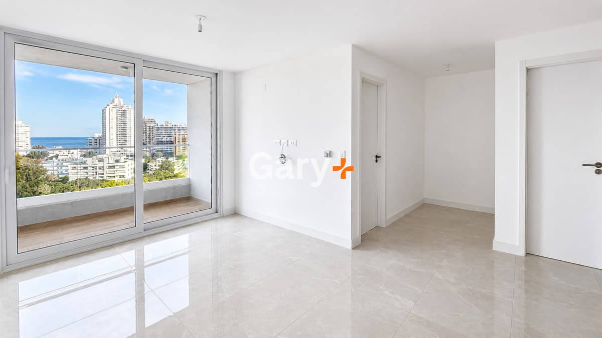 Apartamento  a estrenar de 1 dormitorio y medio en venta en Punta del Este
