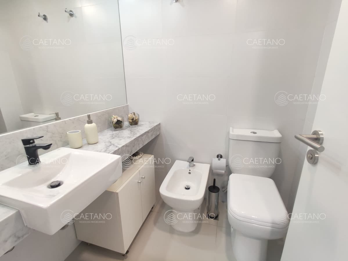 Apartamento en venta en Playa Mansa Punta del Este