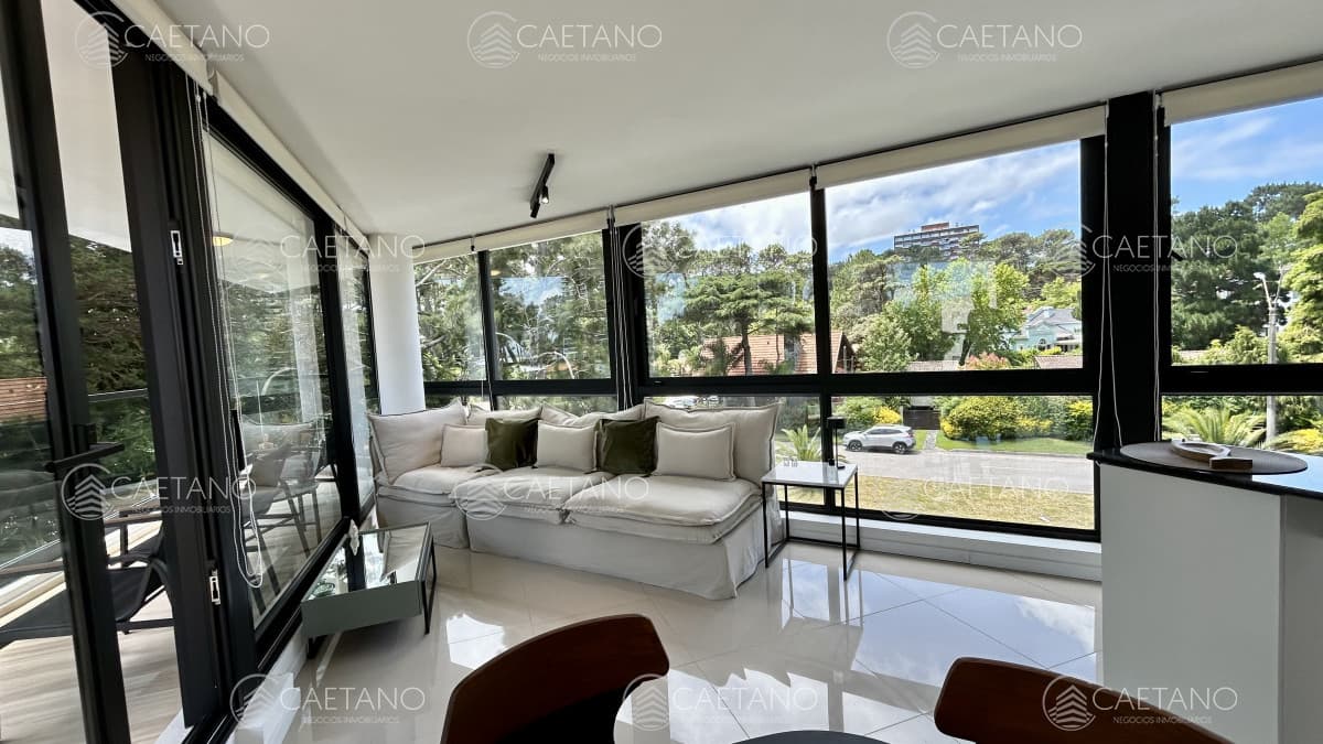 Apartamento en alquiler en Playa Mansa, 2 dormitorios