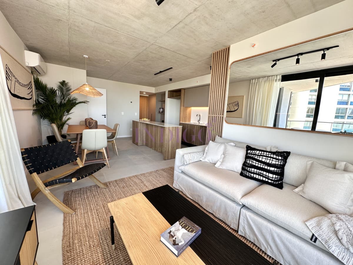 Apto en venta de 2 dormitorios en Edificio Manglar, Playa Brava, Punta del Este
