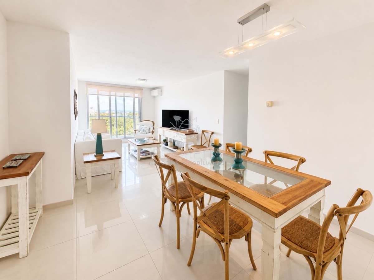 Apartamento 3 dormitorios en venta Avenida Roosevelt Punta del Este