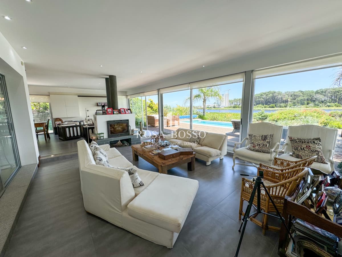 Casa Venta 4 dormitorios Laguna del Diario Punta del Este