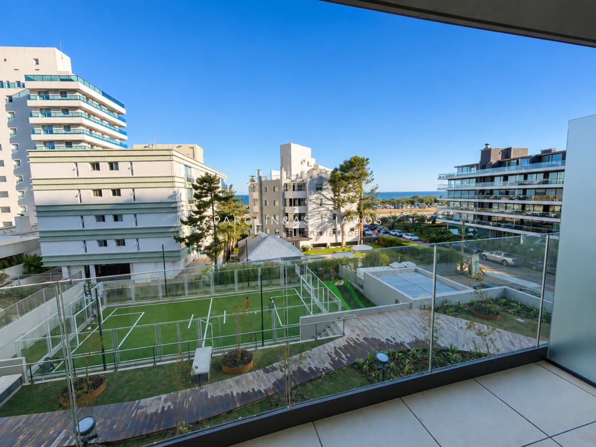 Apartamento de 2 dormitorios y 2 baños en Punta del este