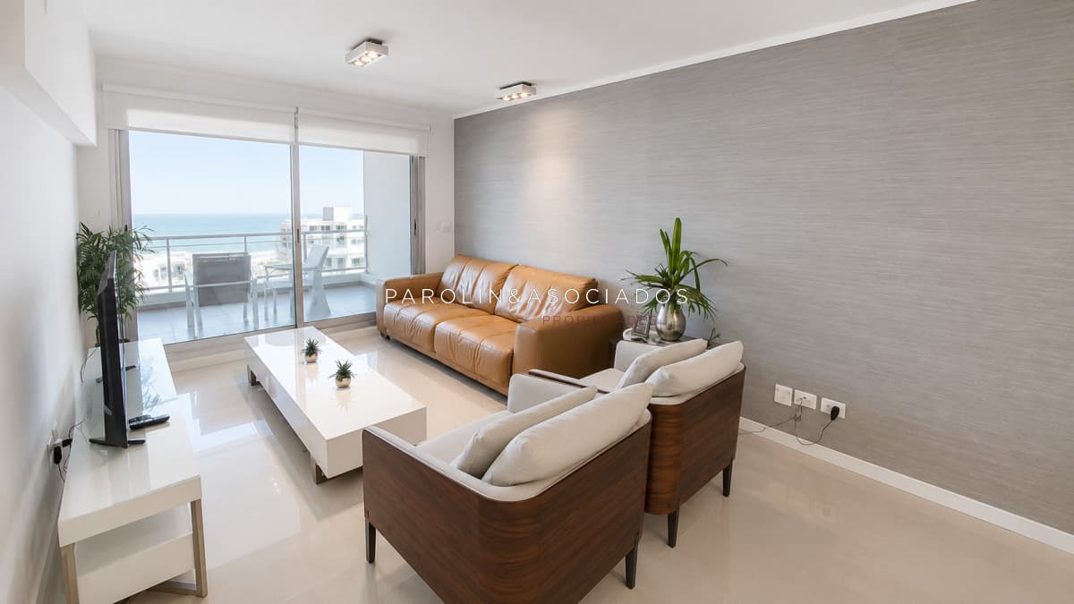 Apartamento en venta de 3 dormitorios en Wind Tower, Punta del Este.