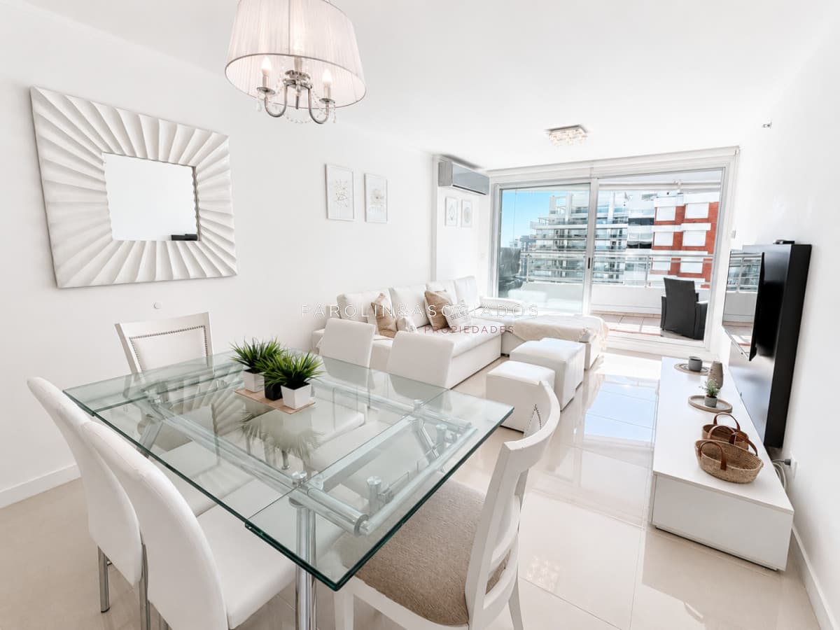 Apartamento en venta piso alto en Forest Tower II, Punta del Este