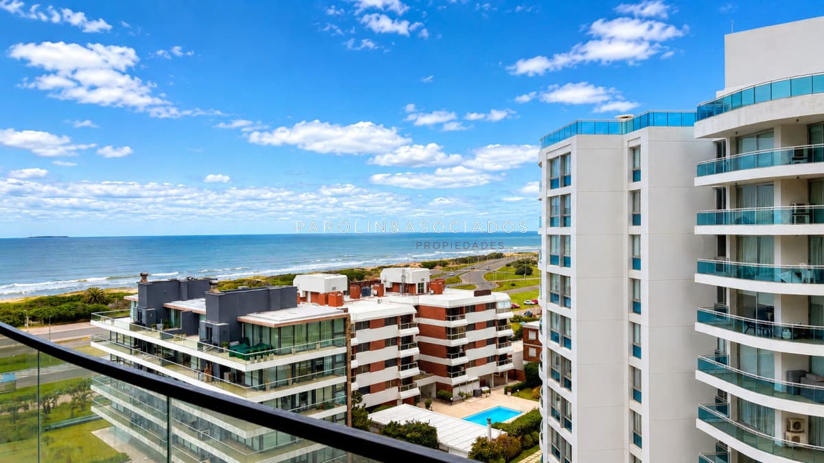 Apartamento en venta de 2 dormitorios en Manglar Brava, Playa Brava, Punta del Este.