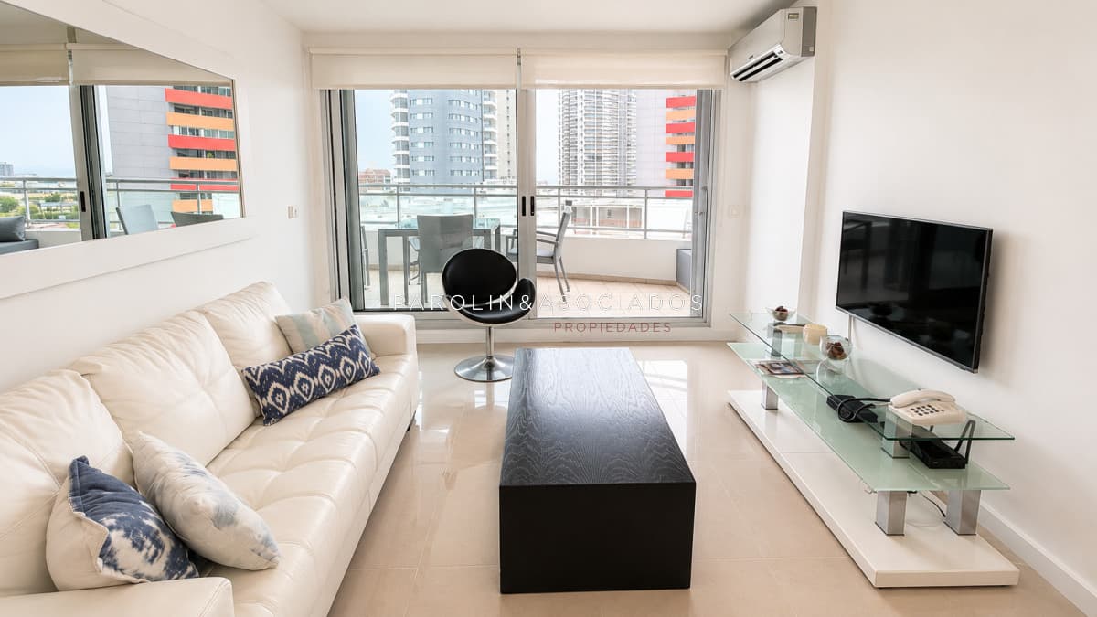 Apartamento 2 dormitorios en venta y alquiler Playa Mansa Punta del Este
