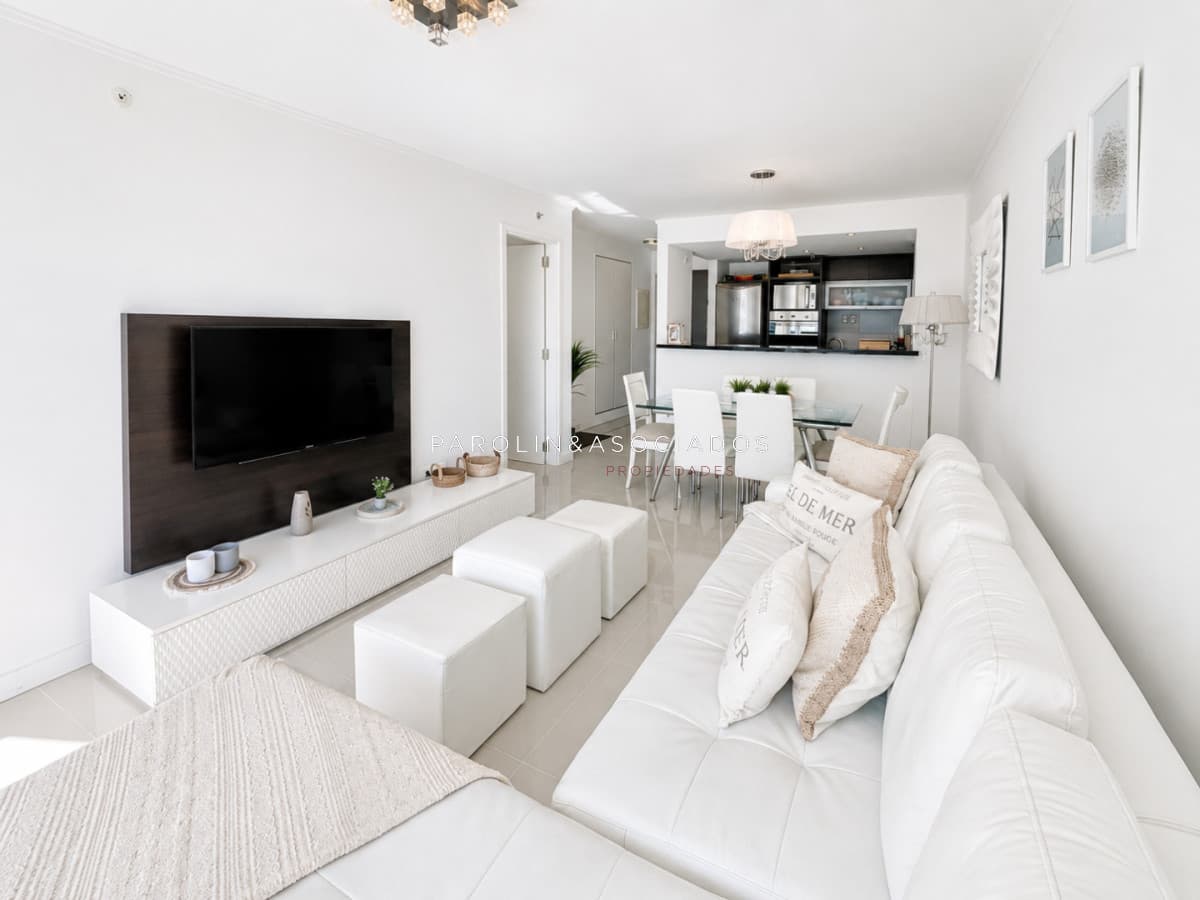 Apartamento en venta piso alto en Forest Tower II, Punta del Este